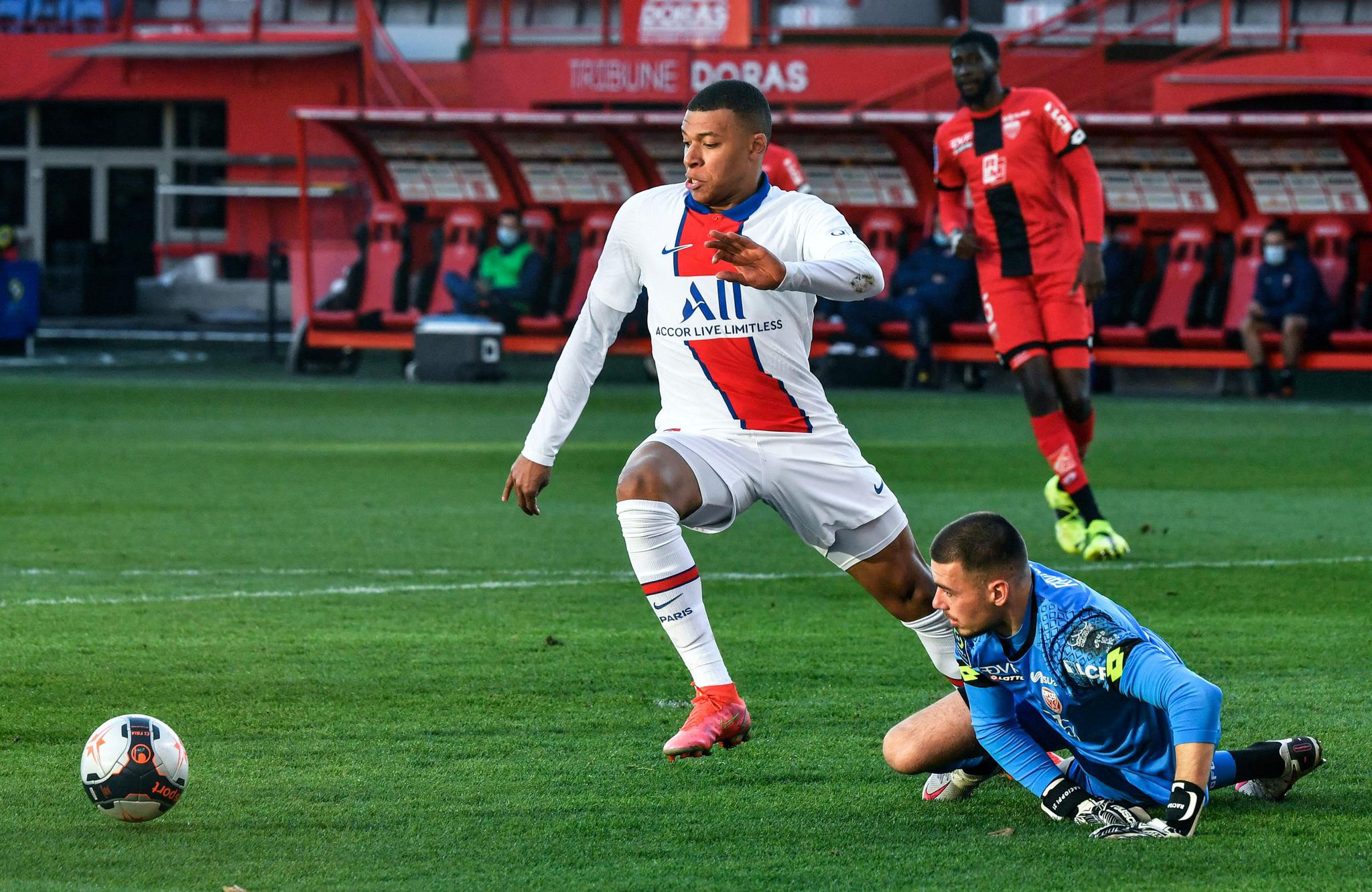 里约大胜第戎，取得法甲三连胜的简单介绍