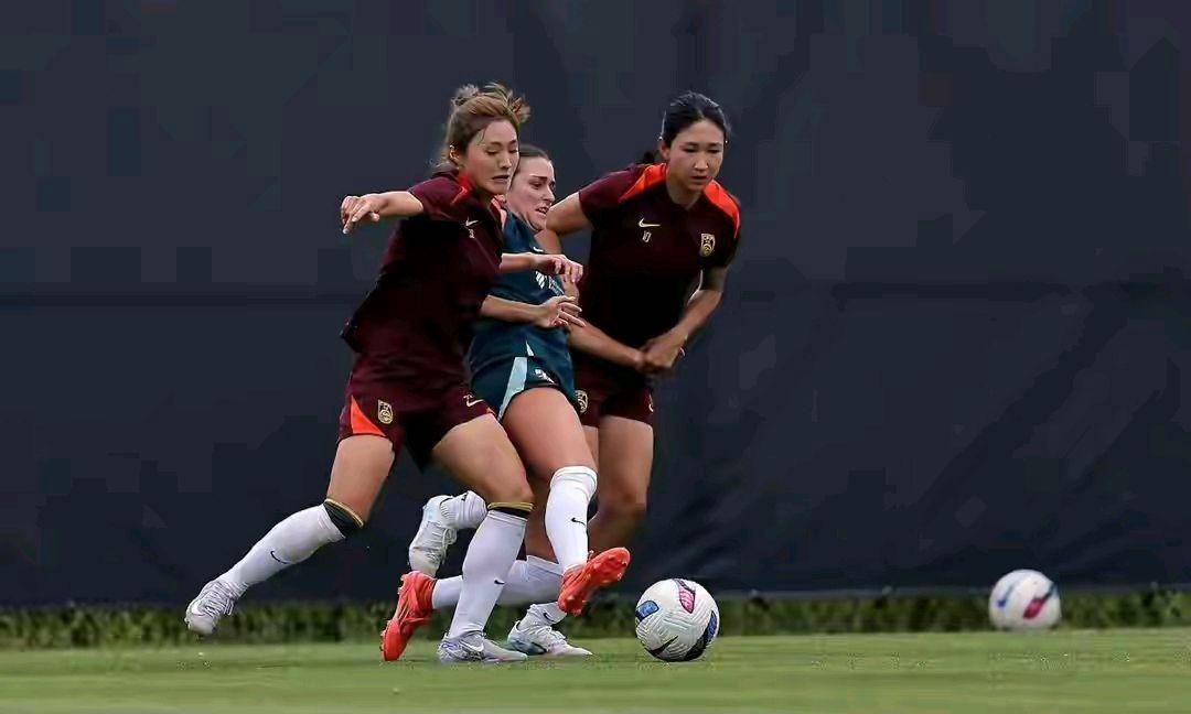 韩国队女足表现不俗，力压对手晋级