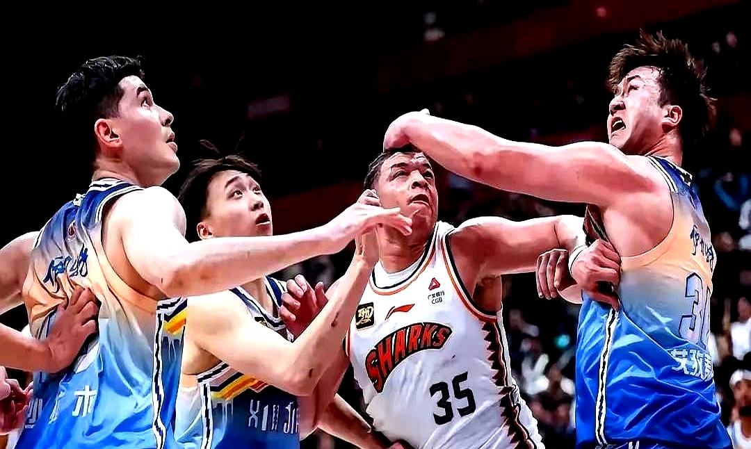 防守端紧密合作，助球队战胜对手