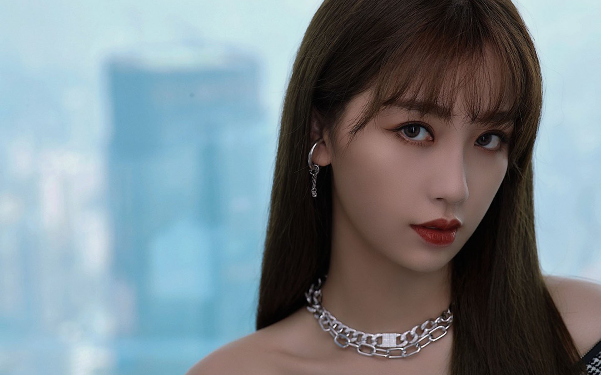 伊拉克对阵皇马，伯纳乌的掌声中，李刚仁的足球照亮了什么