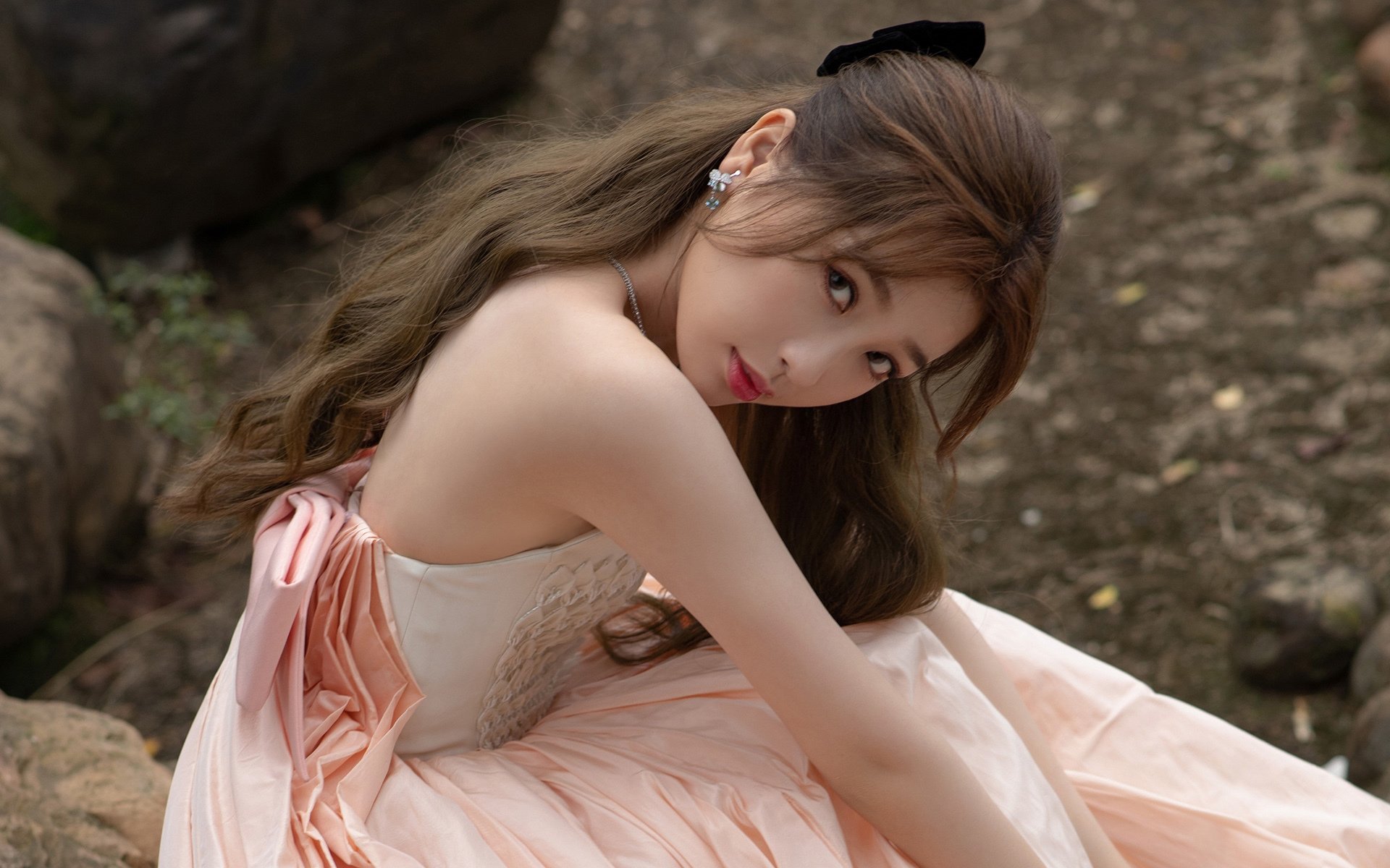 轰鸣赛道与篮球之光，当F1赛季启动遇上小贾伦的生涯之夜