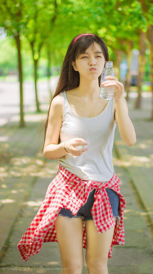 德罗赞末节狂飙19分，活塞跨洋险胜深圳队，古典技艺征服现代篮球