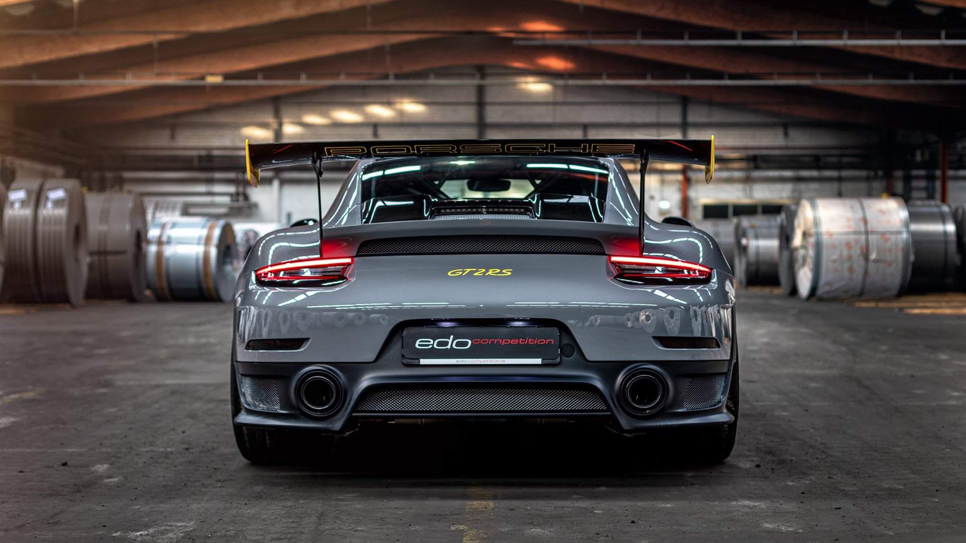 黑白直播网-霍勒迪的舞台,意甲的夜晚,当压力成为聚光灯